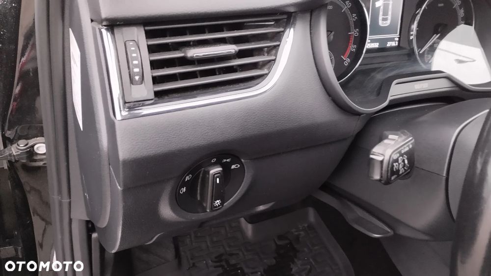 Skoda Octavia 2.0 TDI SCR Ambition - 17