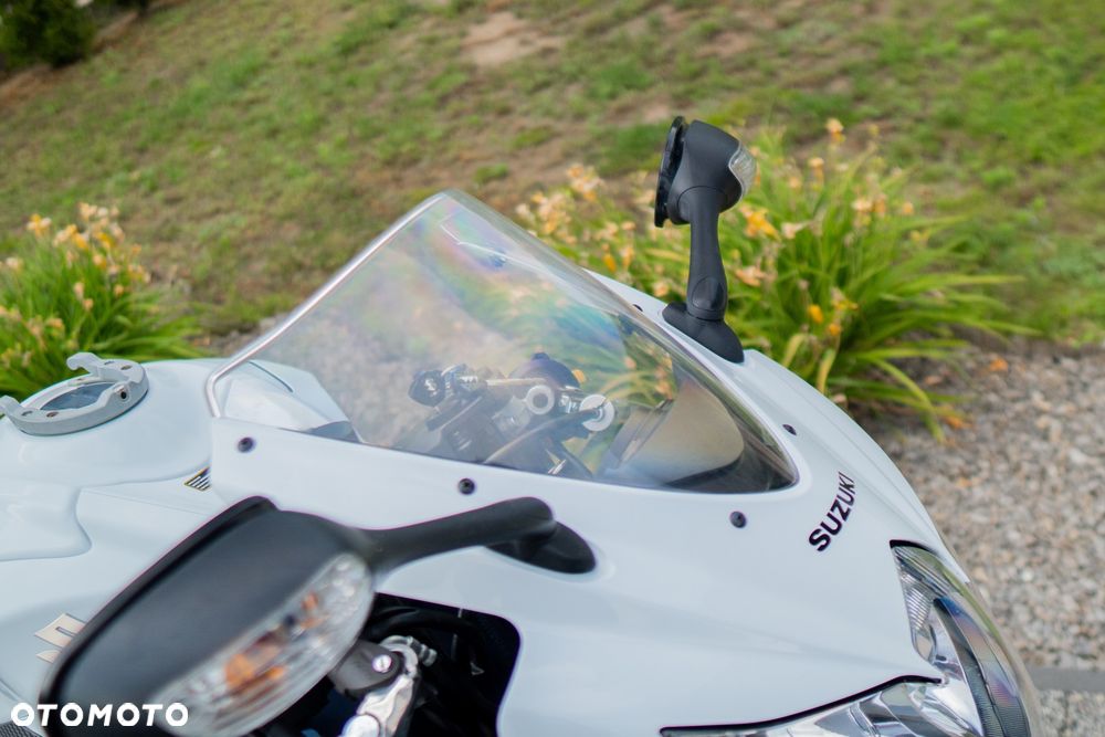 Suzuki GSX-R - 15