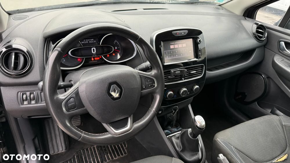 Renault Clio - 9