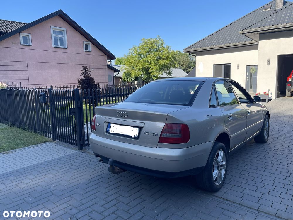 Audi A4 Avant - 4
