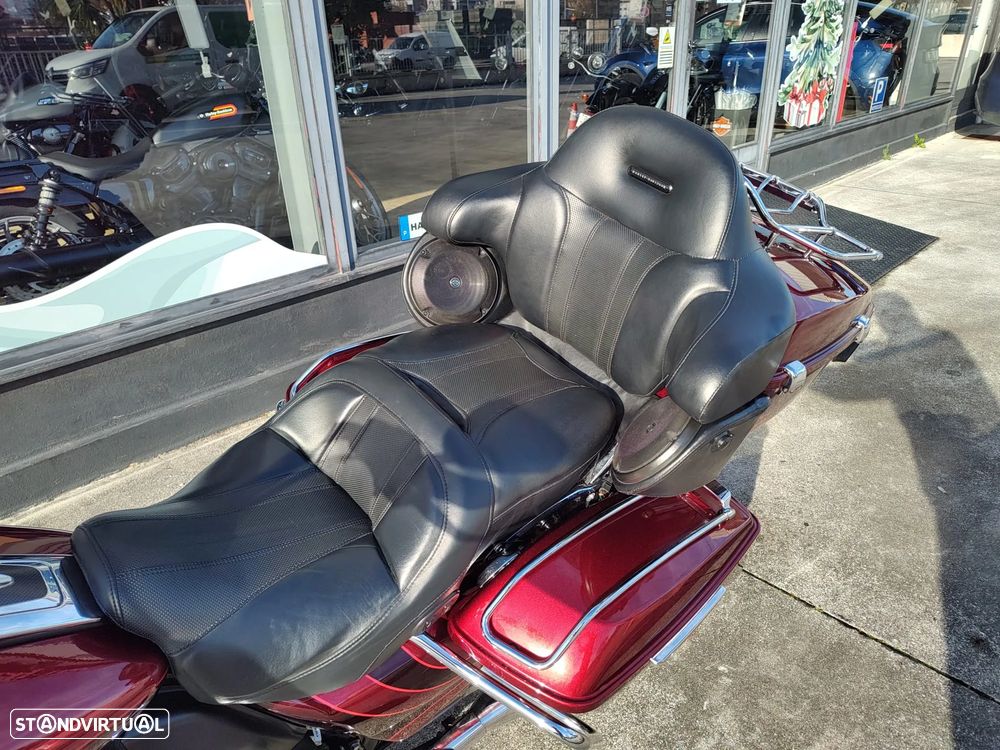 Harley-Davidson Road CVO Road Glide Ultra - 11