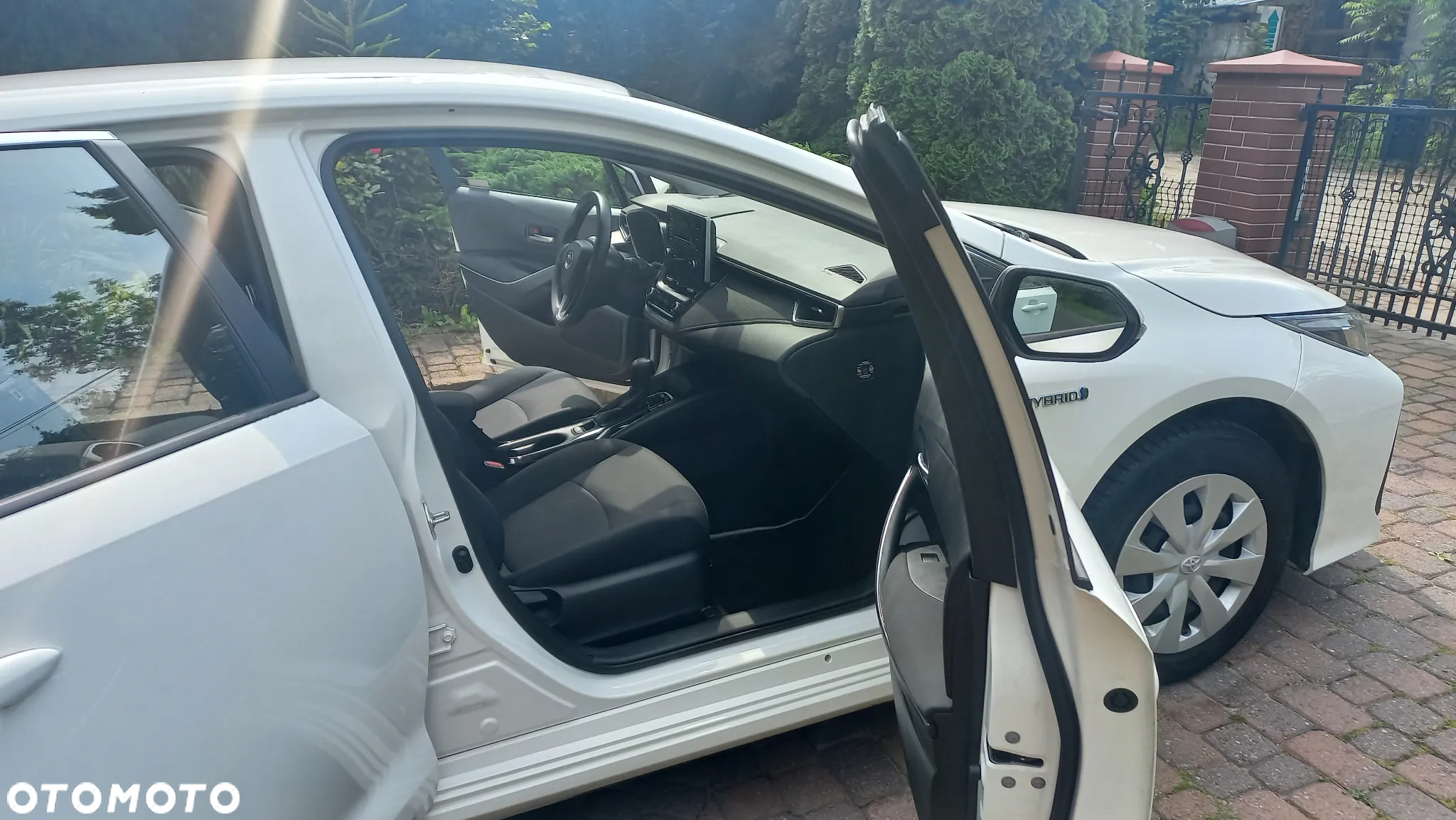 Toyota Corolla 1.8 Hybrid Active - 37