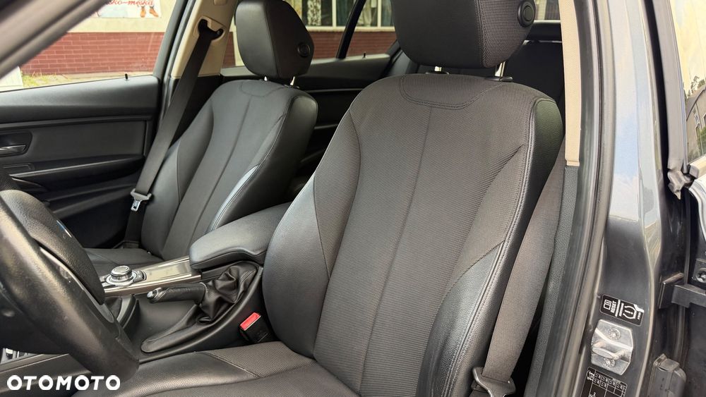 BMW Seria 3 318d Modern Line - 24