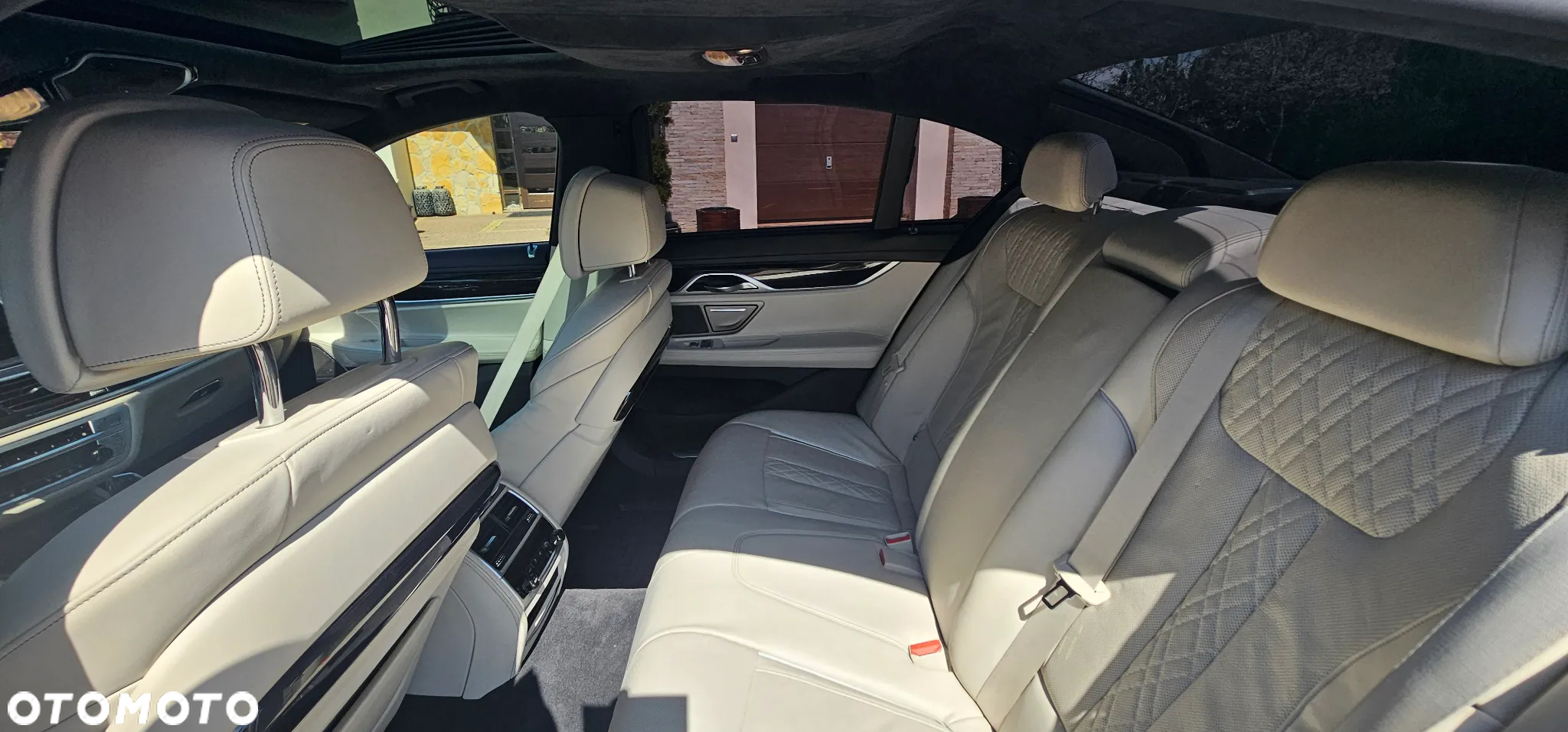 BMW Seria 7 750i xDrive - 19