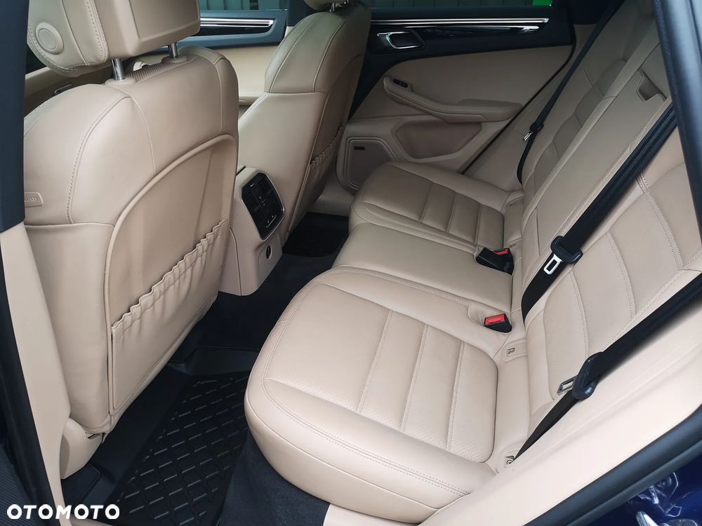 Porsche Macan S - 31