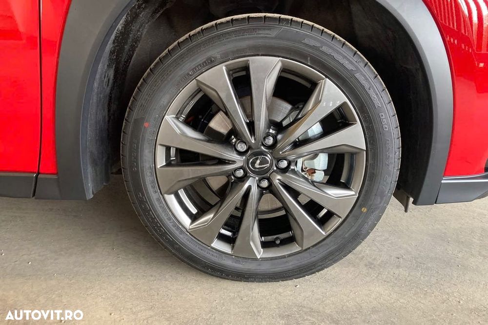 Lexus UX 300h - 9