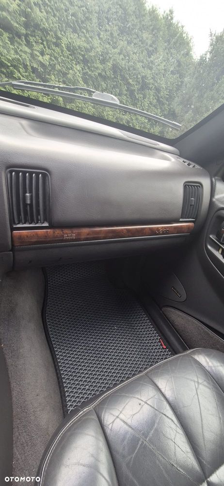 Jeep Grand Cherokee - 15