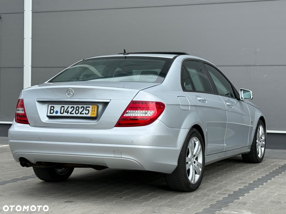 Mercedes-Benz Klasa C 180 CGI Automatik BlueEFFICIENCY Elegance - 9