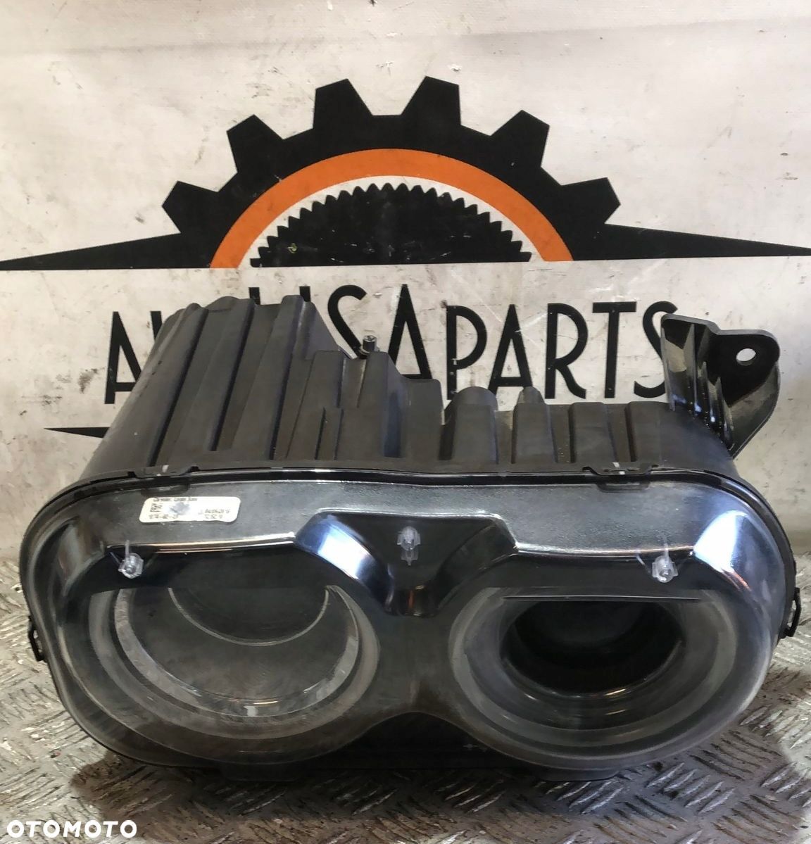 lampa przód przednia prawa DODGE CHALLENGER 2015- - 1