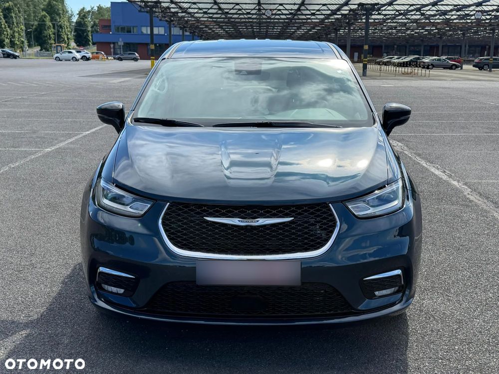 Chrysler Pacifica - 1