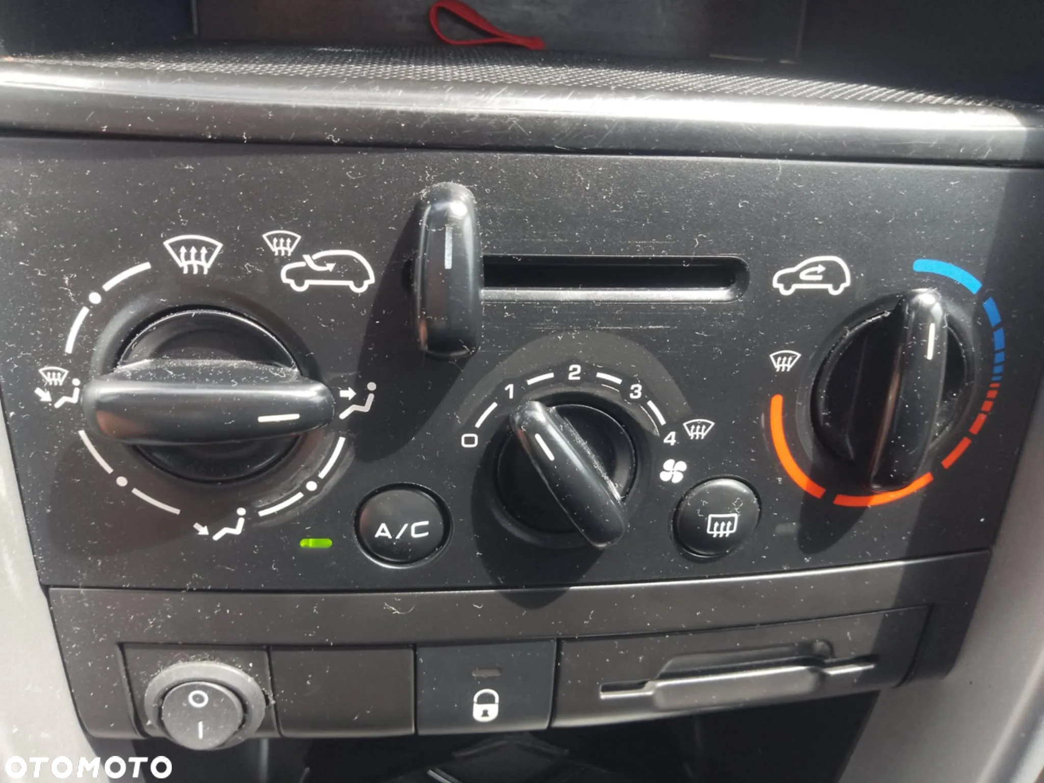 Peugeot 207 1.4 16V Sporty - 19