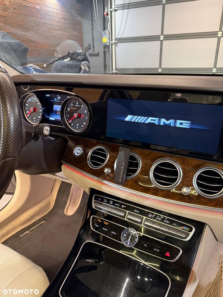 Mercedes-Benz Klasa E - 34