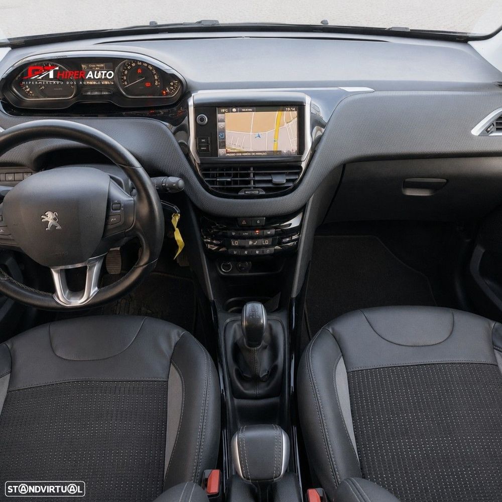 Peugeot 2008 1.2 PureTech Allure - 9