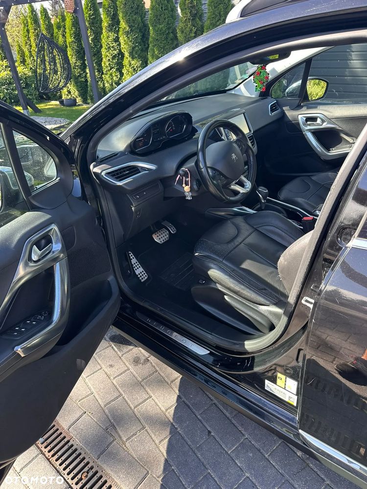 Peugeot 2008 PureTech 110 GPF Stop&Start EAT6 Allure - 10