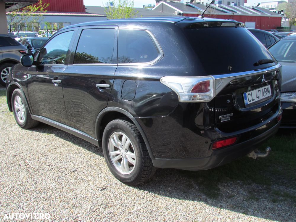 Mitsubishi Outlander 2.2 DI-D 4WD Plus - 4