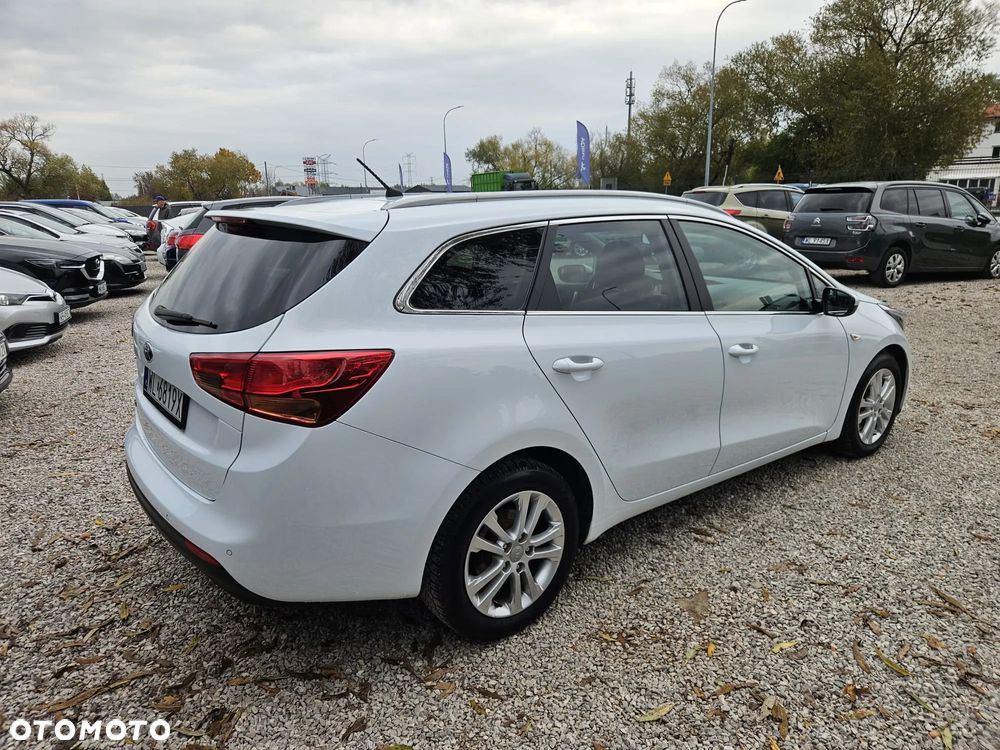 Kia Ceed 1.4 CVVT SW Dream Team Edition - 14