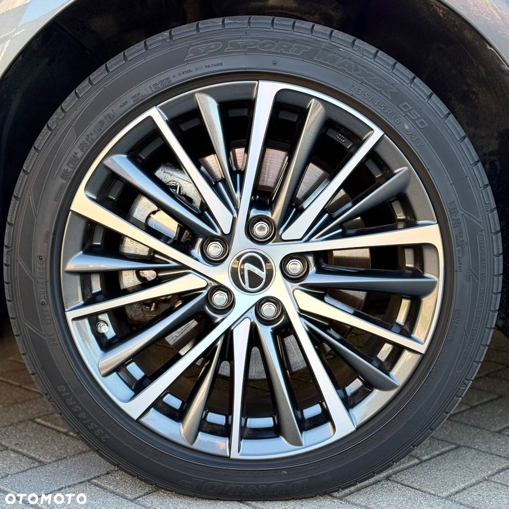 Lexus ES 300h Business Edition - 20