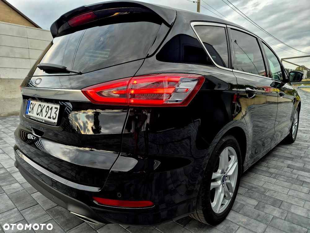 Ford S-Max - 12