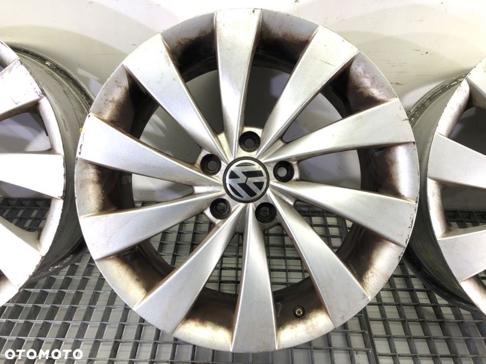 FELGA ALUMINIOWA KOMPLET 17 7,5J 5X112 ET 45  57,1  VW PASSAT B6 (3C2) 2005 - 2010  3C8601025A - 4