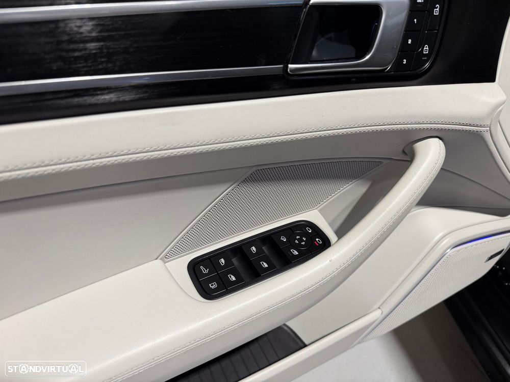 Porsche Panamera 4 E-Hybrid Platinum Edition com PDLS - 37
