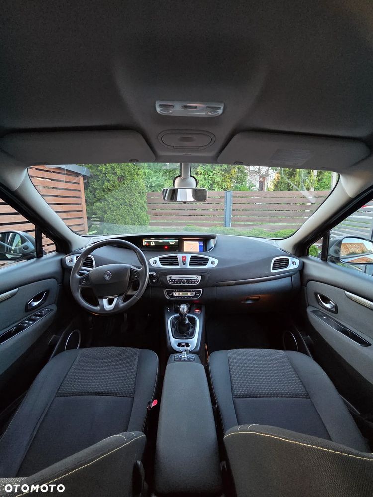 Renault Scenic 1.6 16V 110 Dynamique - 13