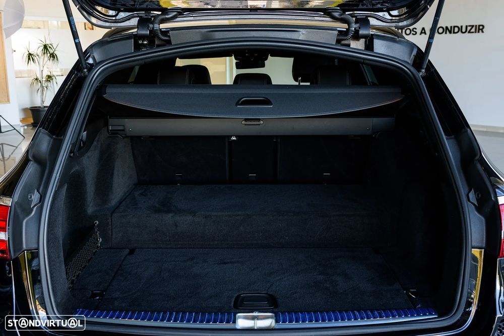 Mercedes-Benz E 300 de 9G-TRONIC AMG Line - 9