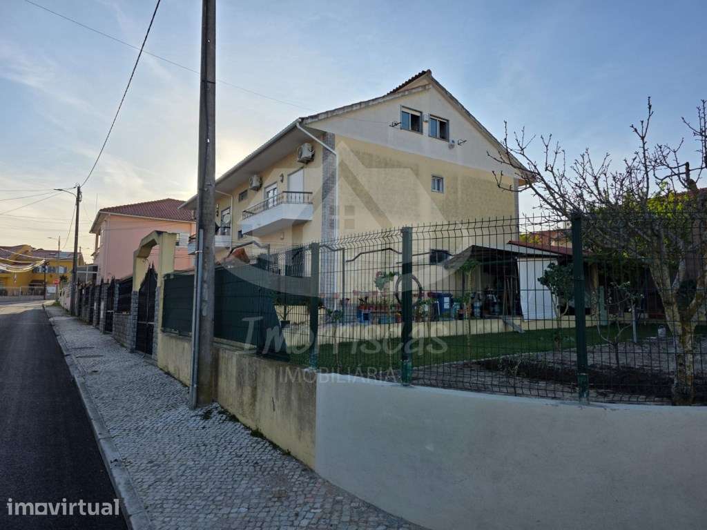 Prédio composto por 7 frações na Portela da Azóia, Santa Iria de Azóia - Grande imagem: 5/12