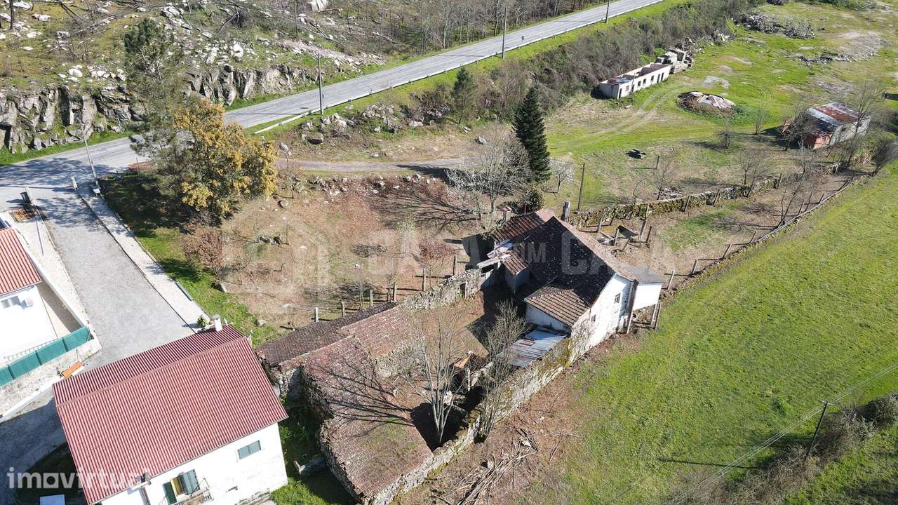 Moradia p/ Reconstruir em Arcas-Mões - Grande imagem: 3/15
