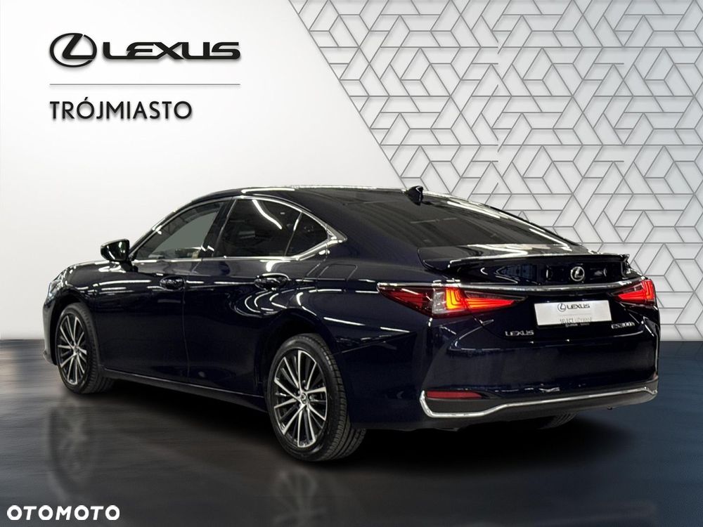 Lexus ES 300h Business Edition - 3