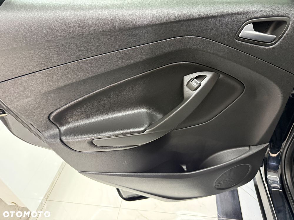 Ford Kuga 1.6 EcoBoost 2x4 Titanium - 12