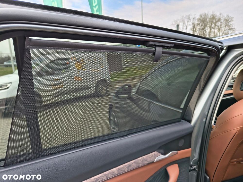 Skoda Superb 2.0 TDI SCR 4x4 L&K DSG - 20