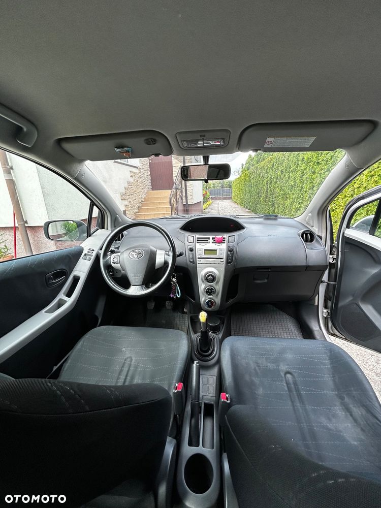 Toyota Yaris - 8