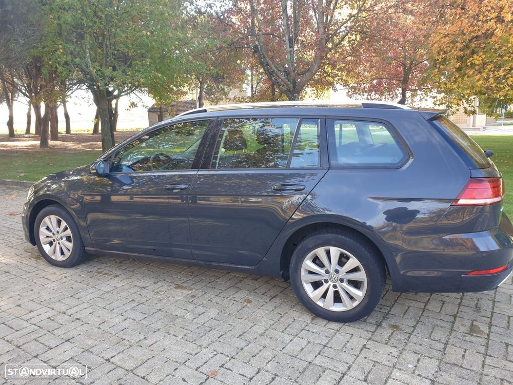 VW Golf Variant 1.6 TDi Confortline DSG - 9