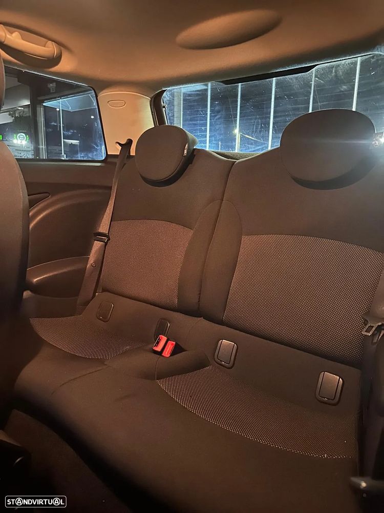 MINI 3 Portas One D - 11