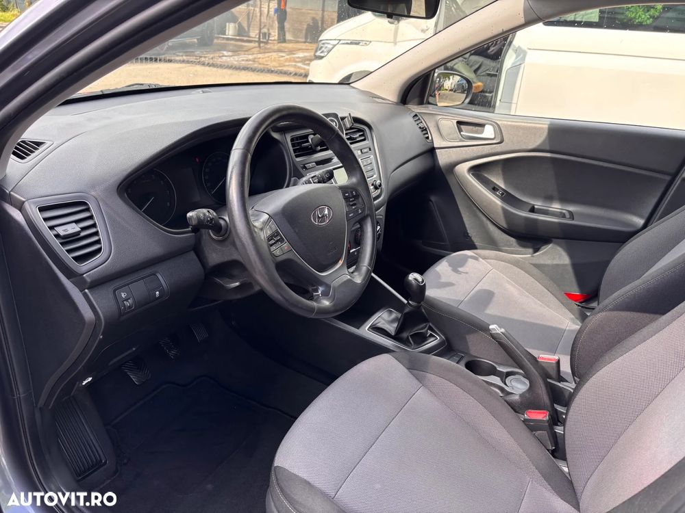 Hyundai i20 - 11