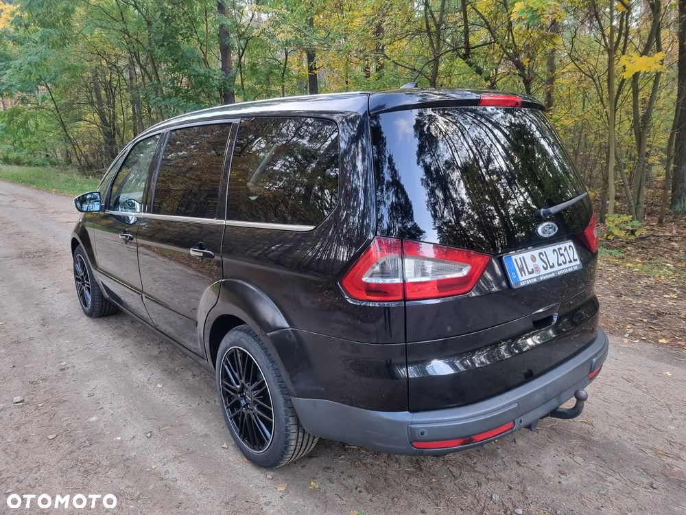 Ford Galaxy 2010 photo 4