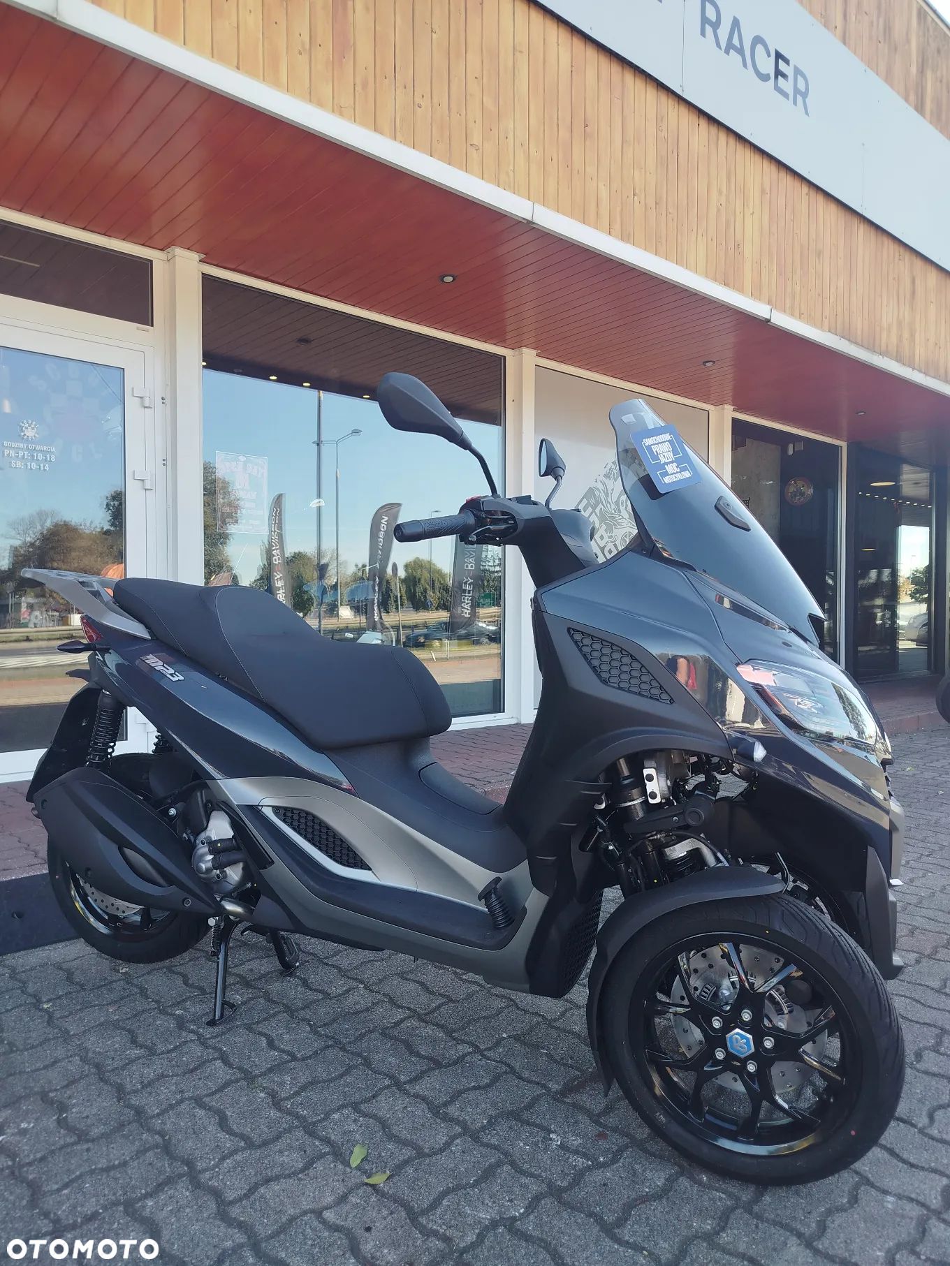 Piaggio MP-3 - 1