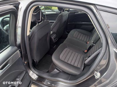 Ford Fusion - 16