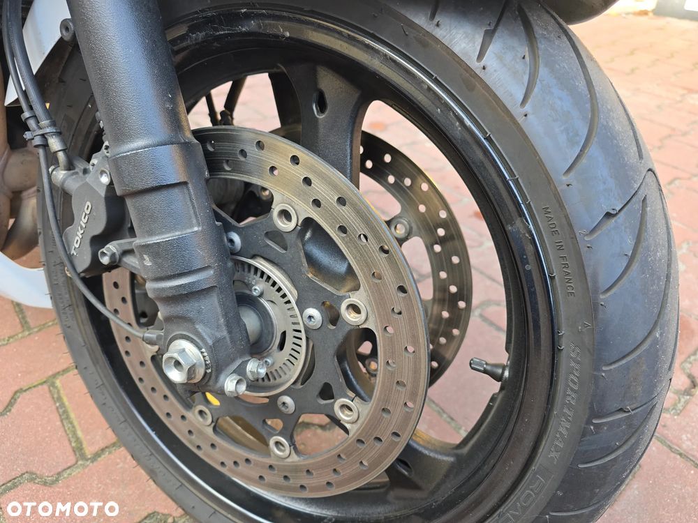 Suzuki GSX - 6
