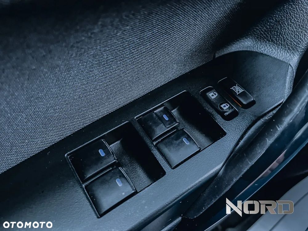 Toyota Auris 1.8 HSD Prestige - 19