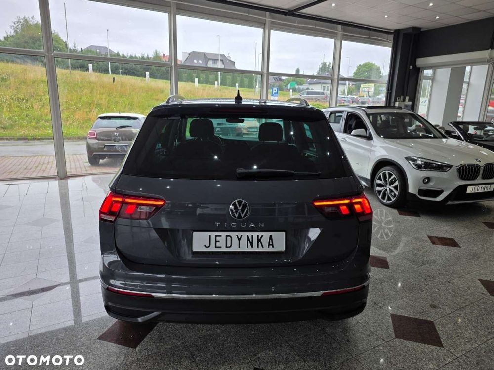 Volkswagen Tiguan - 8