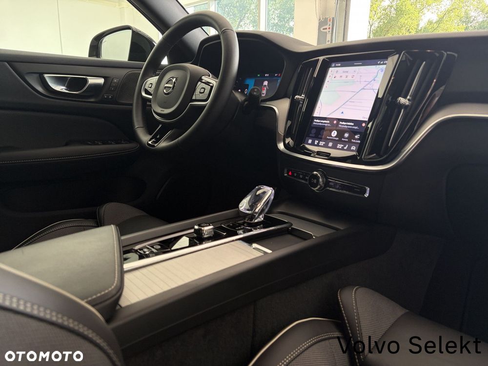 Volvo V60 B4 B Plus Dark - 20