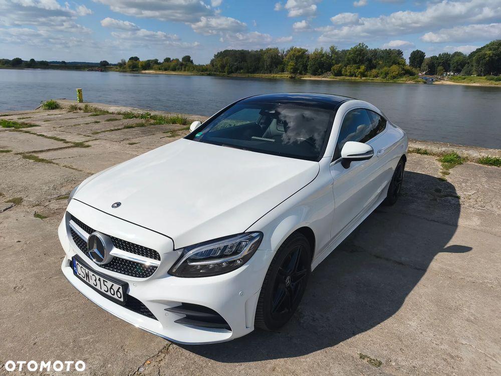 Mercedes-Benz Klasa C 180 9G-TRONIC AMG Line - 24