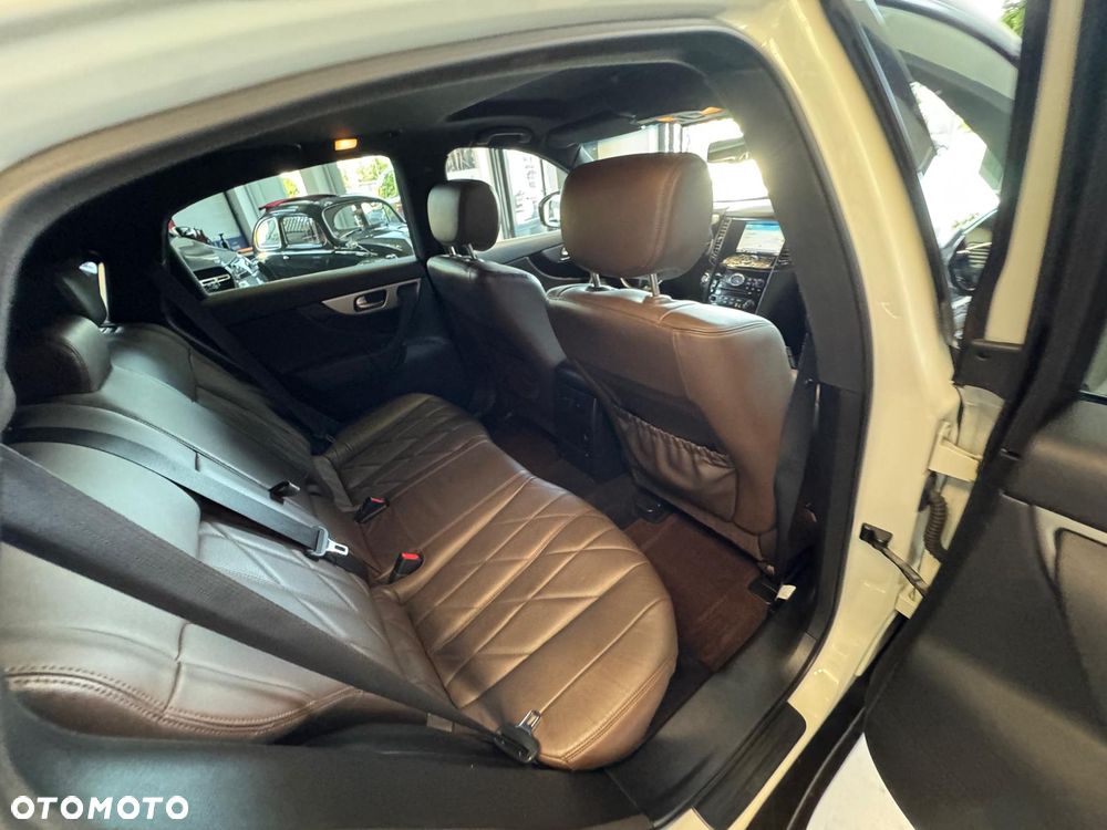 Infiniti FX FX30d S Premium - 23