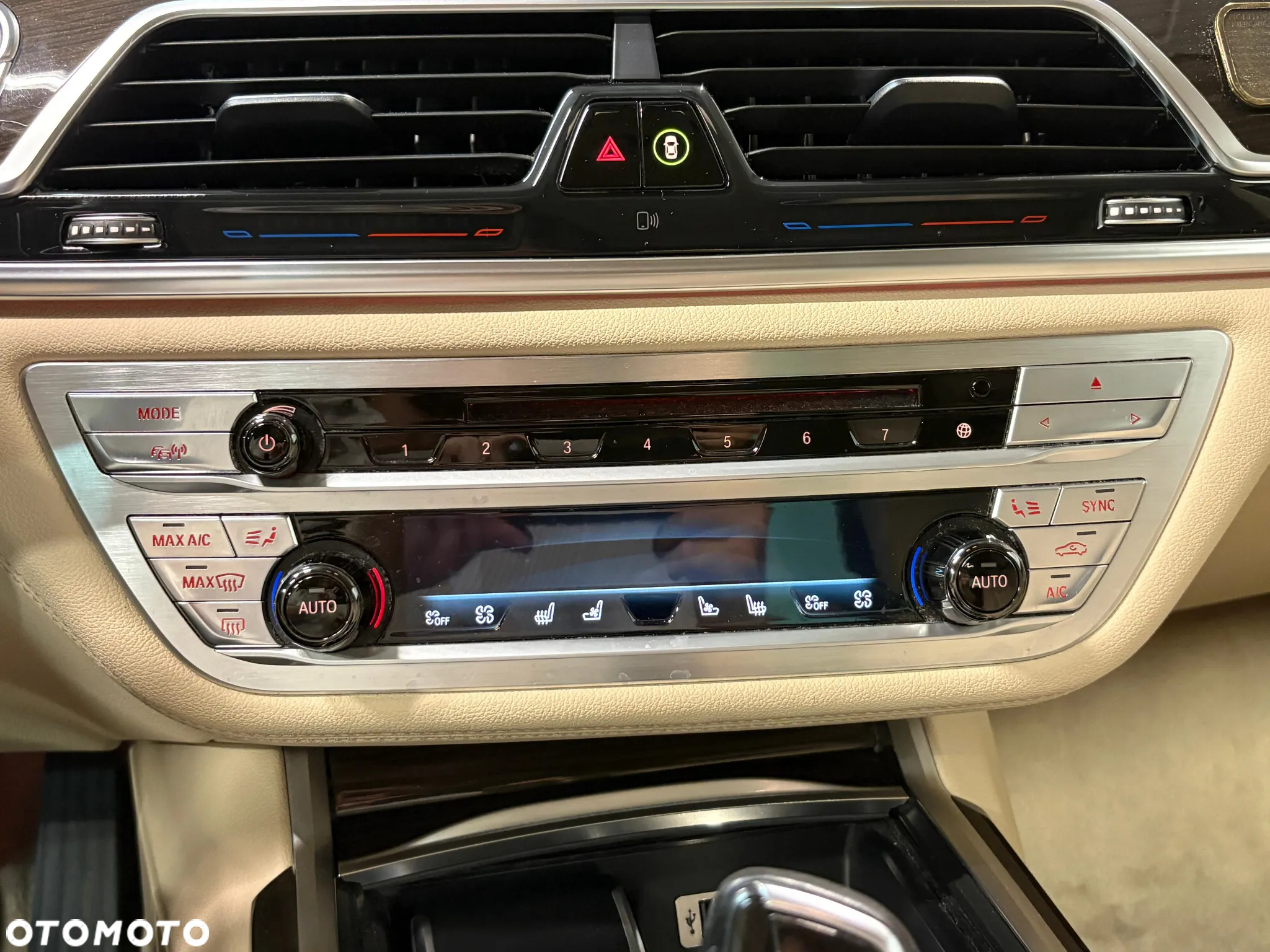 BMW Seria 7 750Li xDrive - 23
