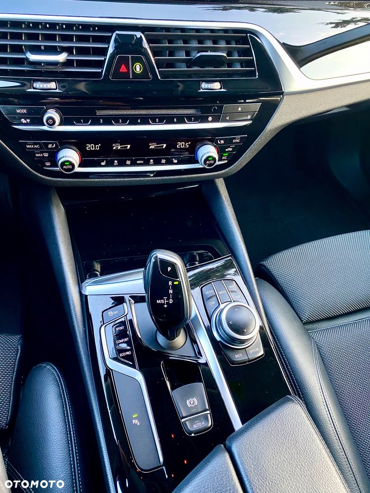 BMW Seria 5 520d Sport Line sport - 27