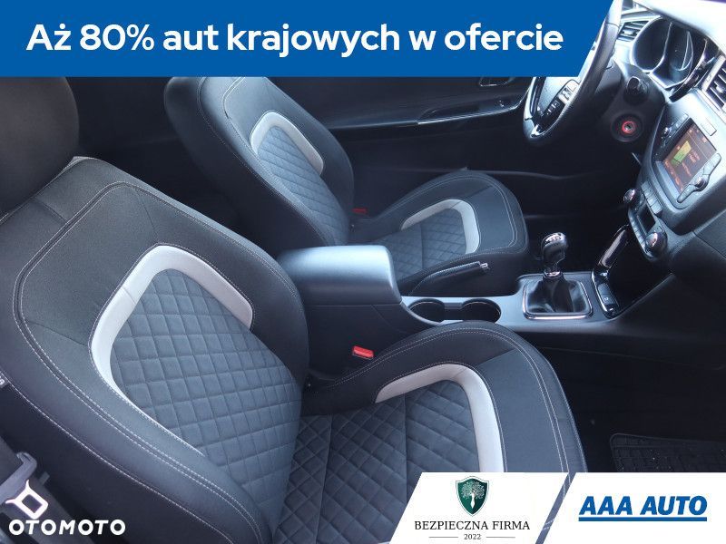 Kia Ceed - 11