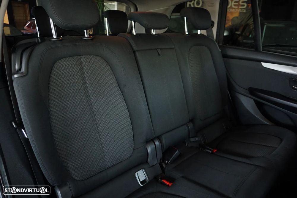 BMW 216 Gran Tourer d 7L Line Luxury - 27