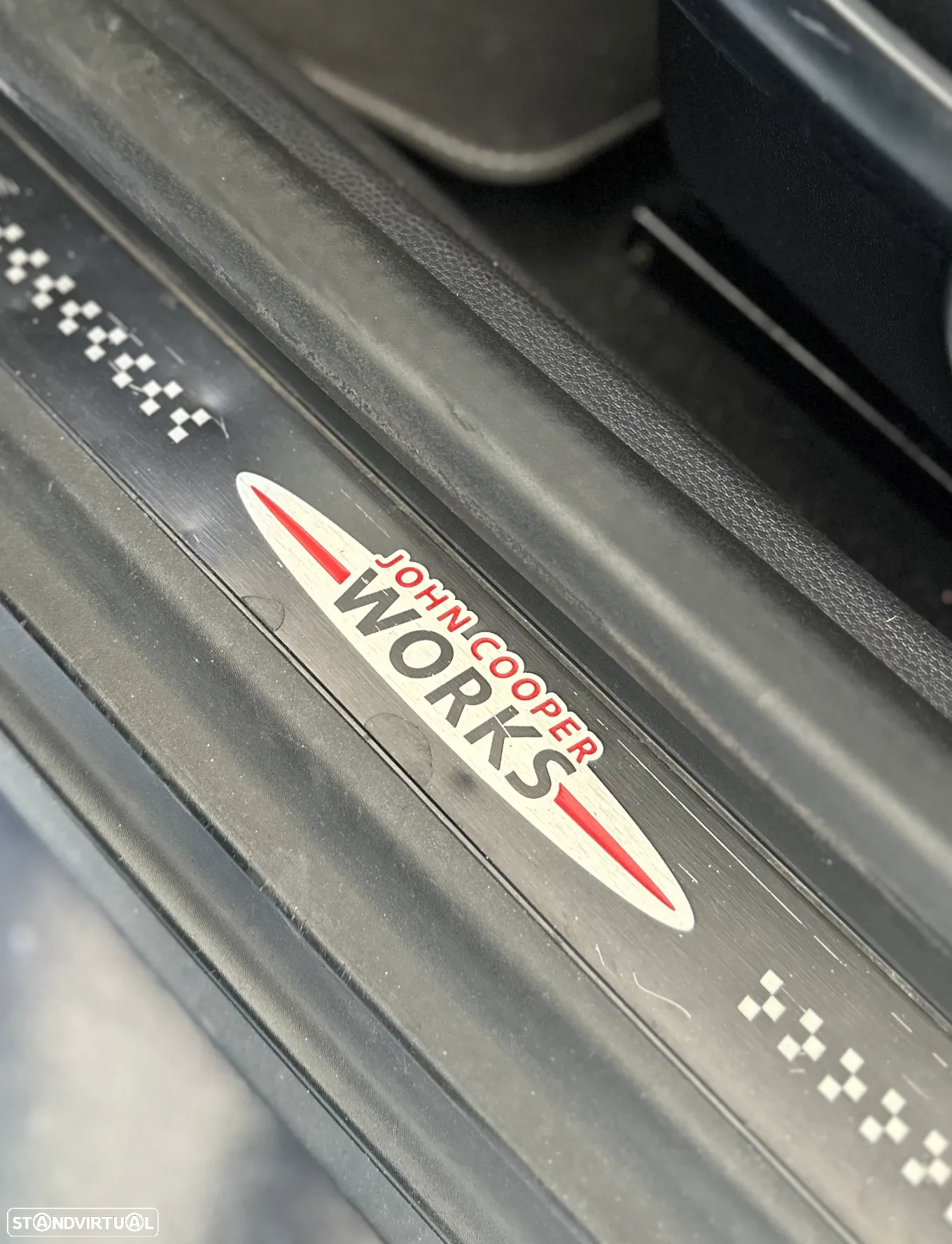 MINI 3 Portas John Cooper Works - 13