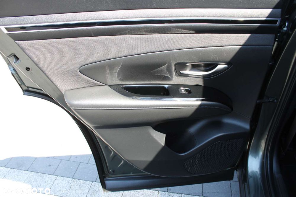 Hyundai Tucson 1.6 CRDi 48V-Hybrid 4WD DCT Select - 23